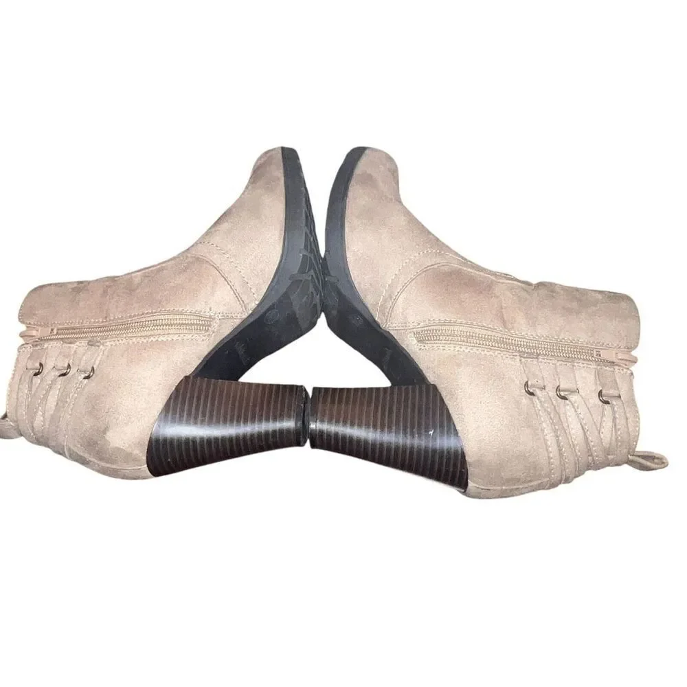 WHITE MOUNTAIN Womens Taupe Serinda Round Toe Stacked Heel Booties 8.5 M